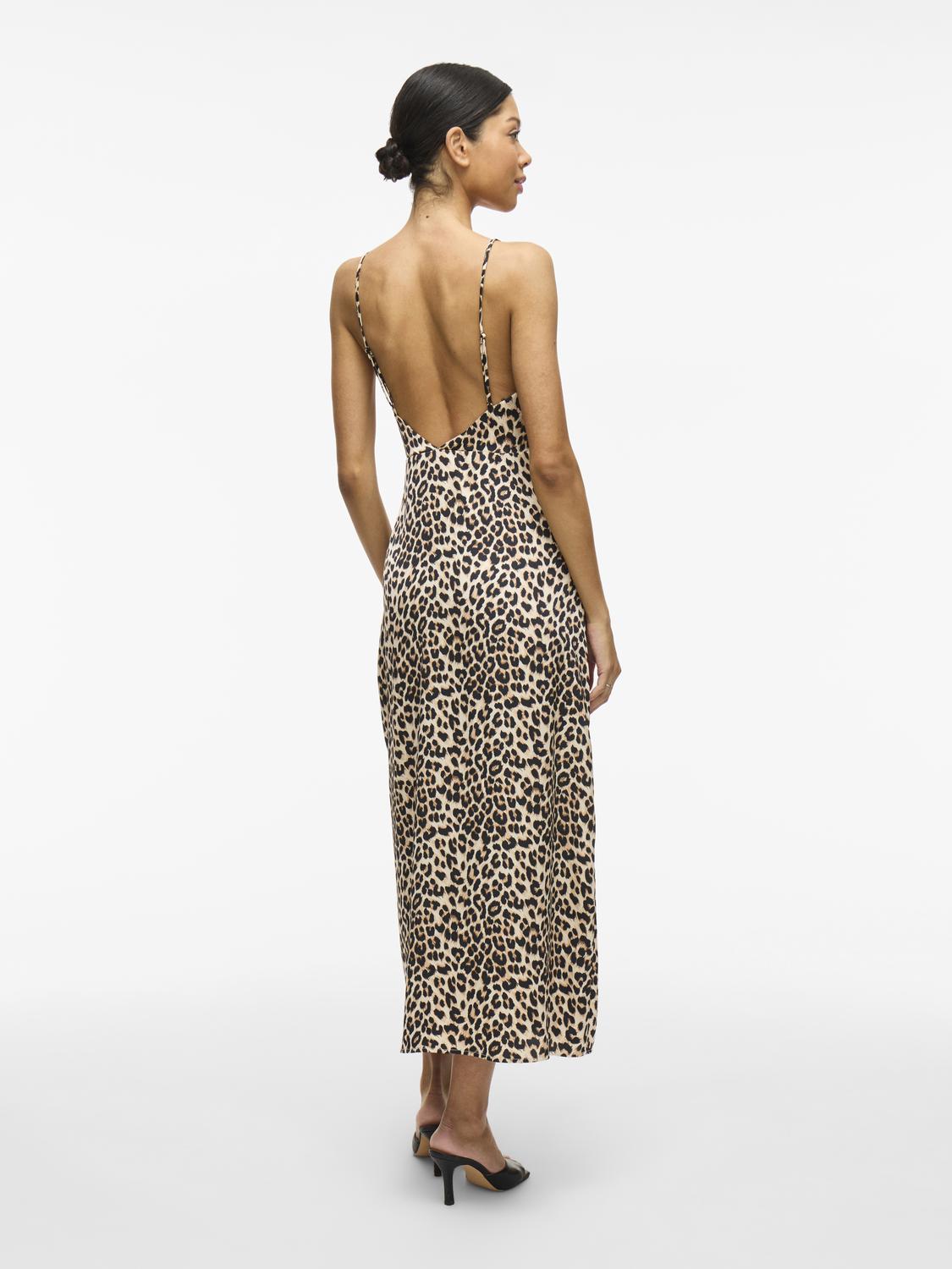 model_shot-back